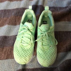 Puma lime green PWRCool size 9.5